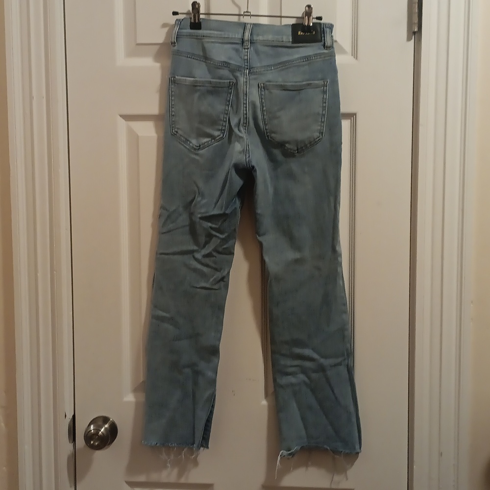 Express Cropped Flare High Rise Jeans - Picture 6 of 9